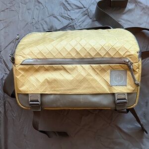 Moment Rugged 10L Camera sling bag Olive Orange